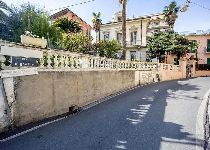 Il Gattino Di 1 - Centro E Stazione Del Treno * Sanremo